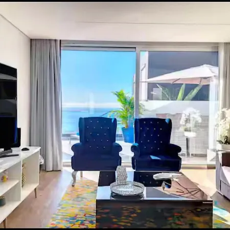Paradise Palms Φουνκάλ