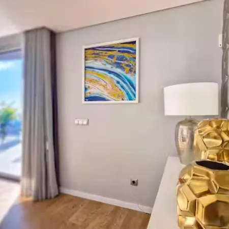 Paradise Palms Φουνκάλ